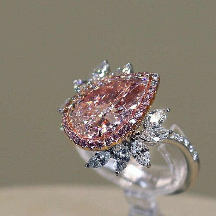 RARE OF THE RAREST: FANCY COLORED POLISHED DIAMONDS